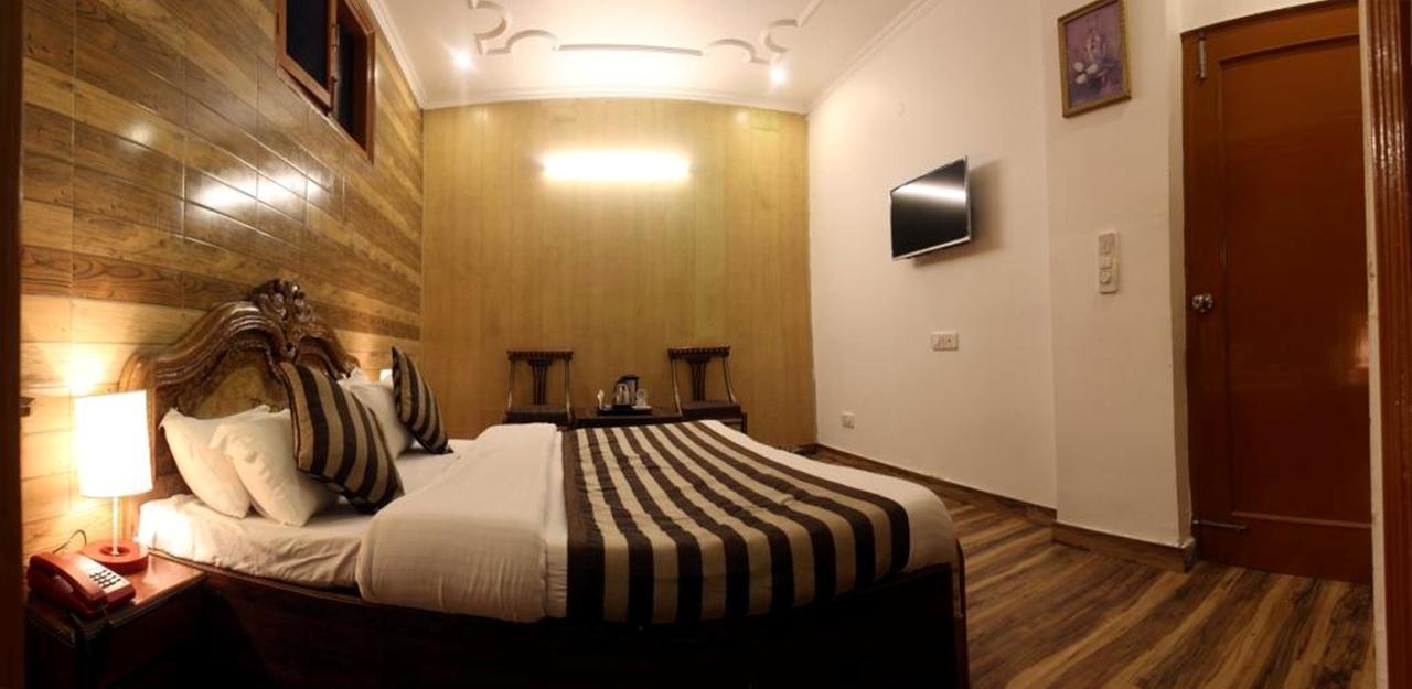 Divyansh Hotel Dharamshala Ngoại thất bức ảnh