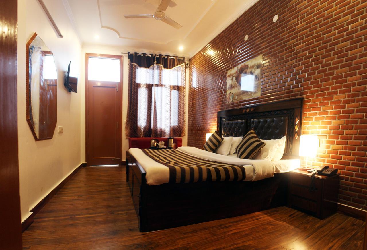 Divyansh Hotel Dharamshala Ngoại thất bức ảnh