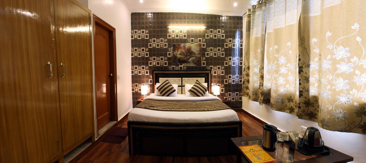 Divyansh Hotel Dharamshala Ngoại thất bức ảnh