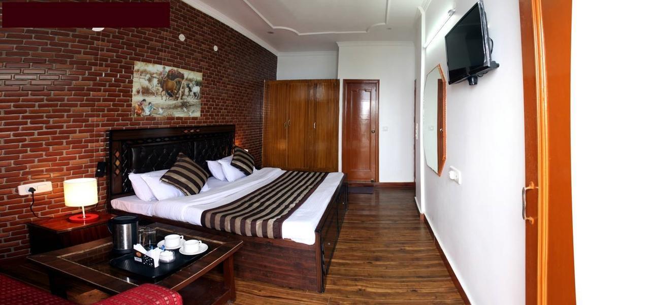 Divyansh Hotel Dharamshala Ngoại thất bức ảnh